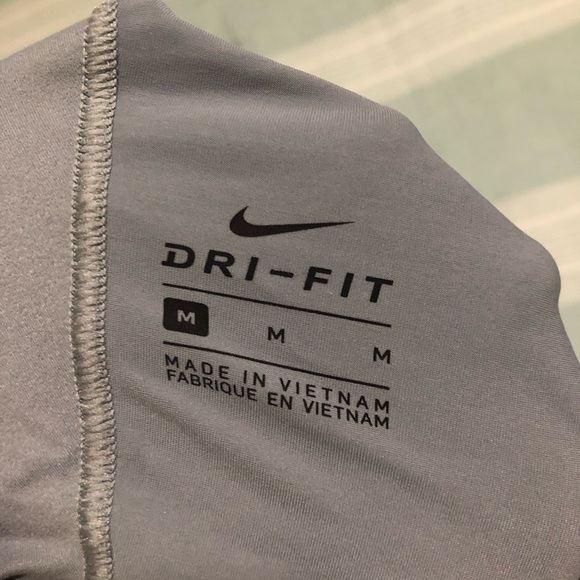 Nike - Picture 3 of 3